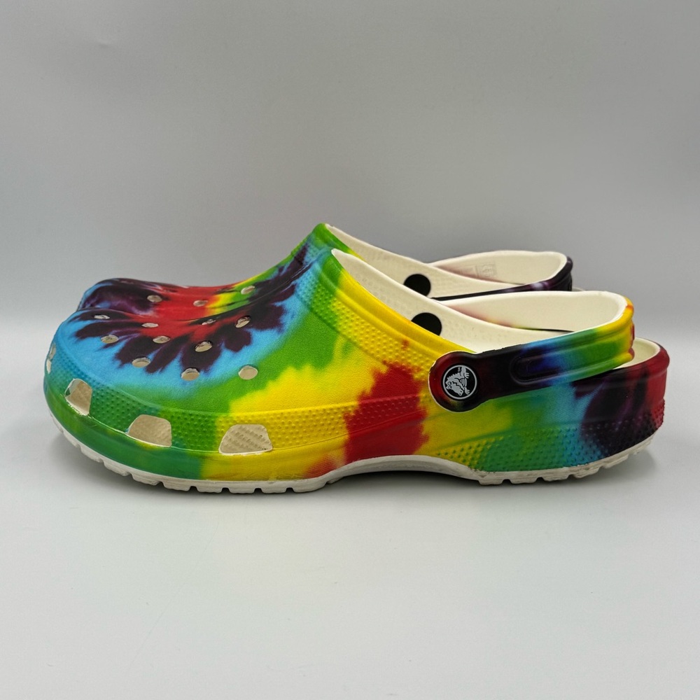Crocs Unisex Classic Tie-Dye Graphic Clogs Men’s 10 Women’s 12 - Picture 2 of 10